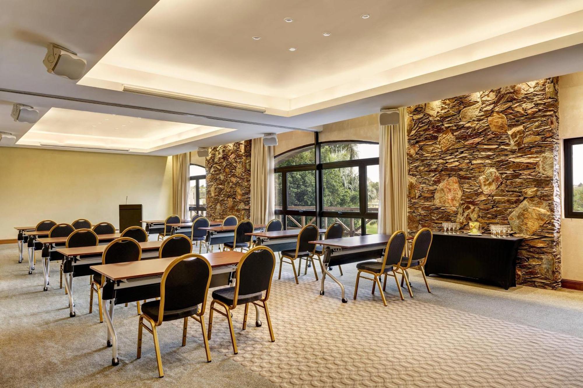 Sheraton Colonia Golf & Spa Resort Colonia del Sacramento Dış mekan fotoğraf Meeting room