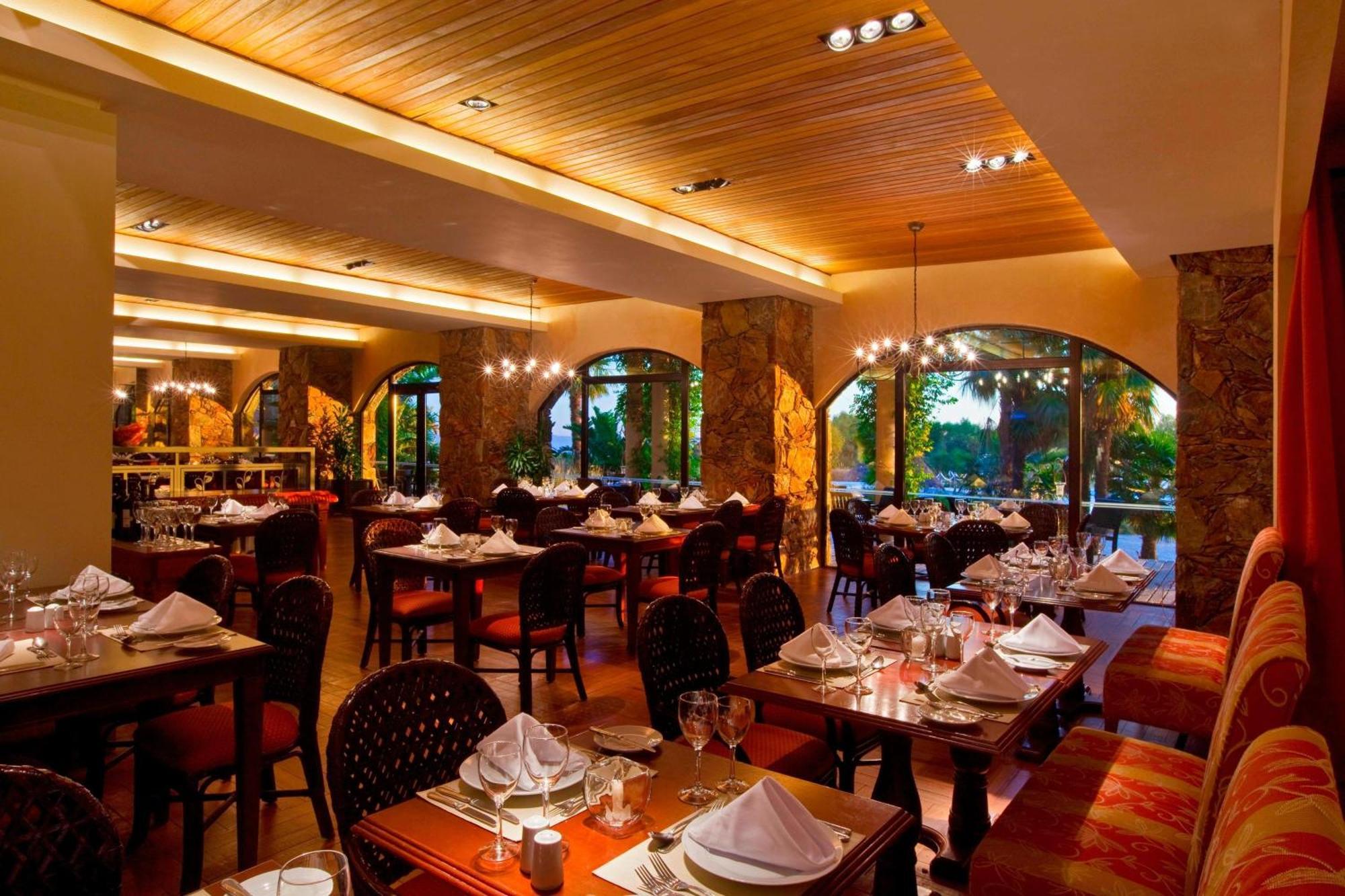 Sheraton Colonia Golf & Spa Resort Colonia del Sacramento Dış mekan fotoğraf The restaurant